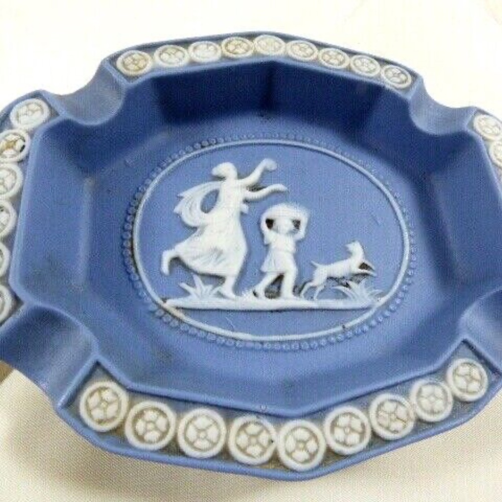 VTG dated 1937 Blue and white cameo Jasperware Ashtray Children Playful Dog
